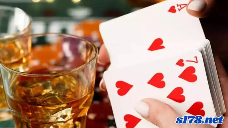 撲克牌遊戲喝酒